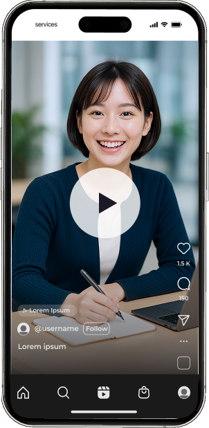 ノートにペンを持ち、笑顔で話す女性の動画が再生前の状態で表示されている
